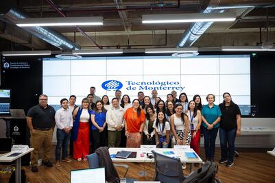 Funcionarios de Hidalgo forman parte de primera generación de Comunidad de Transformadores Públicos