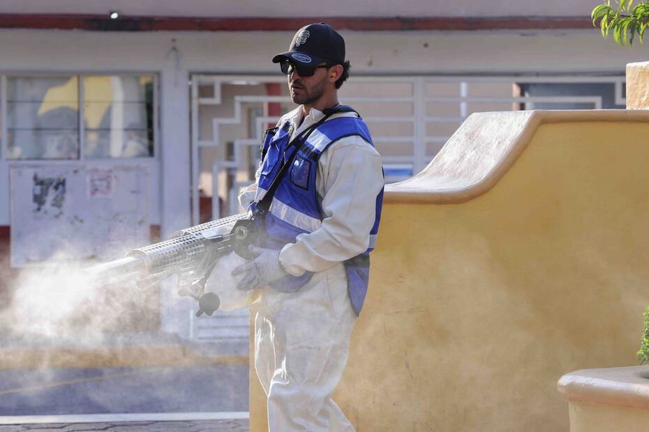 Arranque de la recuperación de la Presa Endhó, Hidalgo, así como la fumigación de la localidad Santa Ana Ahuehuepan. Foto: Agencia EL UNIVERSAL/Fernanda Rojas/SEFC.