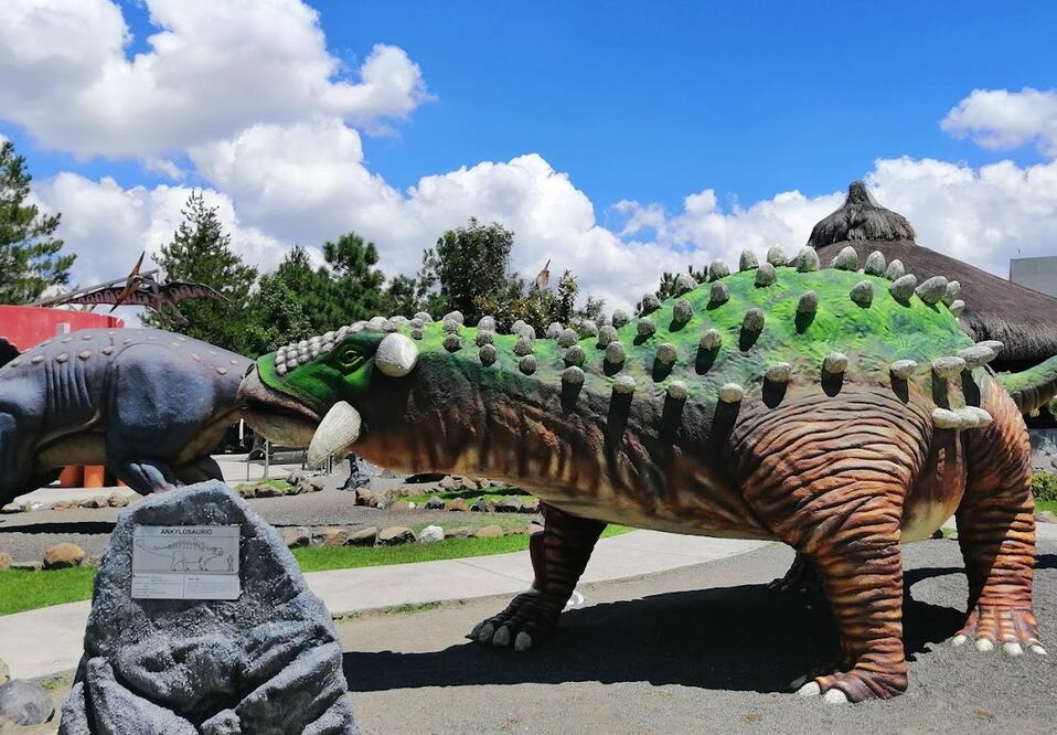 El Dinoparque se divide en diferentes zonas que representan los períodos que marcaron la existencia de los dinosaurios Foto: Google