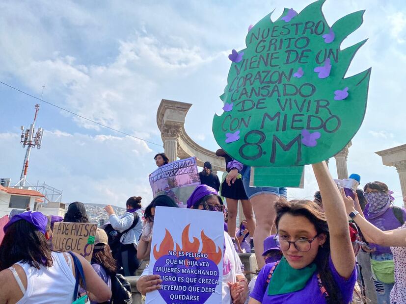 Miles de mujeres marchan en Pachuca para exigir justicia y el fin de la violencia | Foto: Luis Soriano