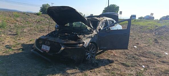Vuelca automóvil en la México-Pachuca; deja dos lesionados en el kilómetro 66