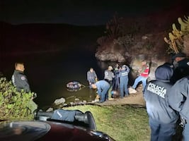 Fallecen ahogados dos jóvenes en una presa de San Agustín Tlaxiaca