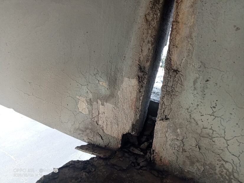 Toman medidas preventivas en puente peatonal del Hospital General de Pachuca | Foto: Especial
