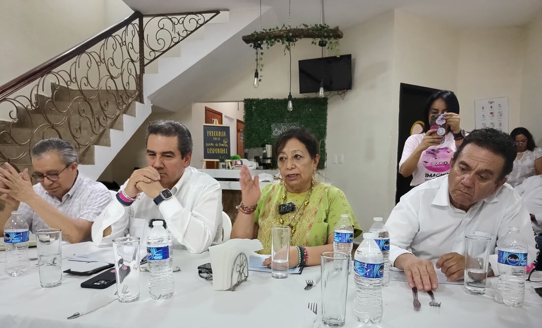 Herendida Gálvez Ruiz mencionó que la candidata a la presidencia de México del PAN-PRI-PRD, todos los días recorre varios lugares de la república y cuenta con una agenda muy apretada, por lo que hasta el momento no tiene alguna fecha para reunirse con la ciudadanía huasteca I Foto Francisco Bautista
