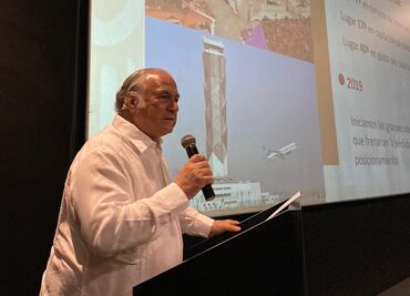 Miguel Torruco ofrece conferencia en Pachuca; señala avances en turismo nacional