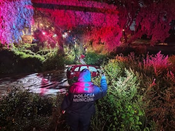 Rescatan a persona atrapada en dren pluvial del fraccionamiento Chavarría