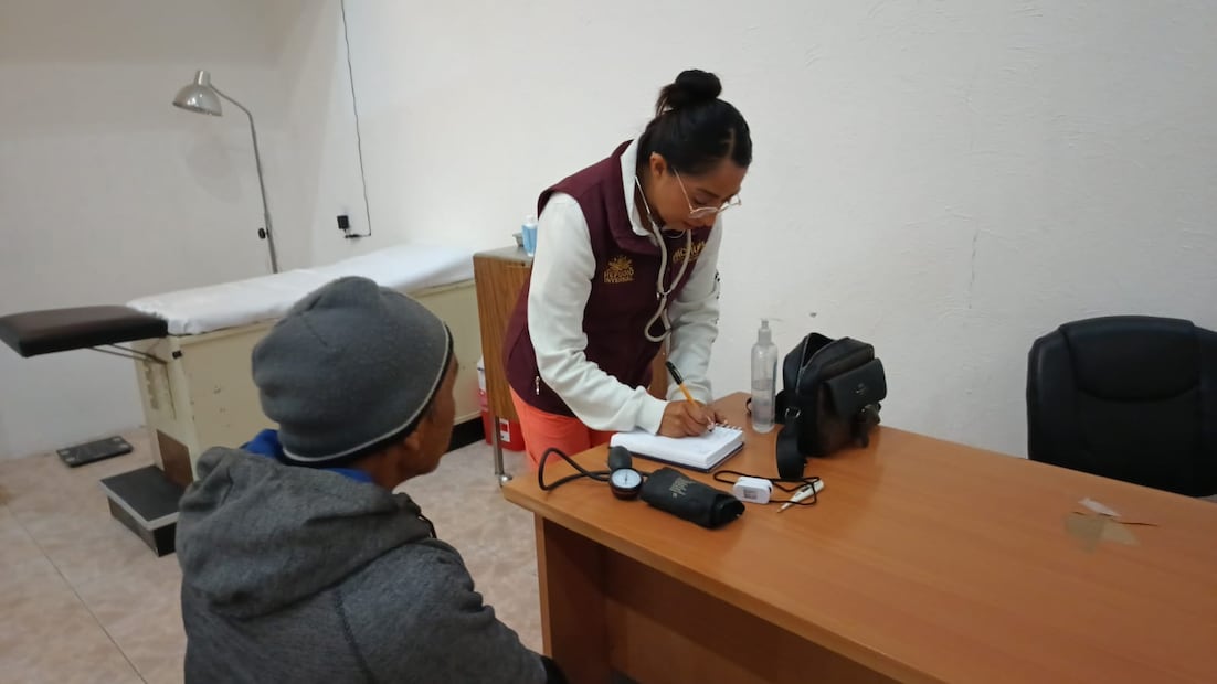 Atención médica en refugio invernal  I 
Fotos Lourdes Naranjo