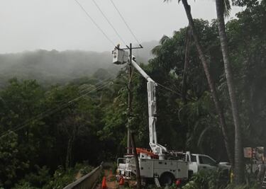 CFE restablece servicio de energía eléctrica en comunidades