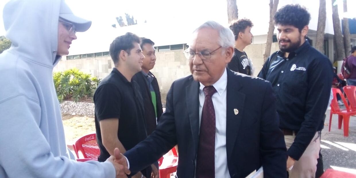 No se incrementará el costo de inscripción para los próximos 5 años, a lo que refirió el director que eso estará a discusión | Foto: Arturo Torres