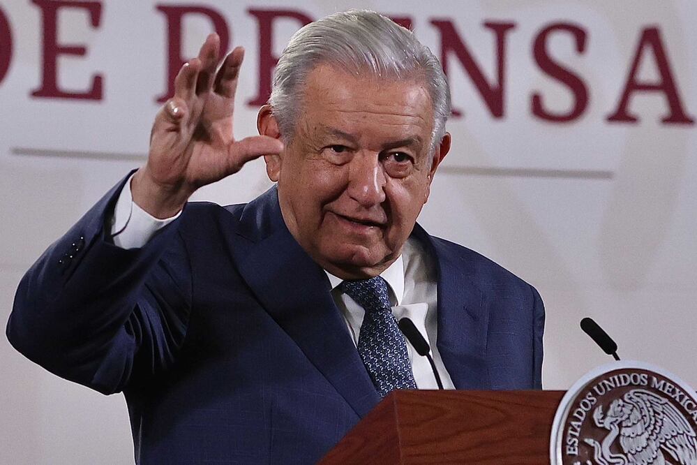 El presidente Andrés Manuel López Obrador envió un abrazo y felicitación a los periodistas mexicanos y reveló que le hubiese gustado dedicarse al oficio del periodismo | Foto: Berenice Fregoso