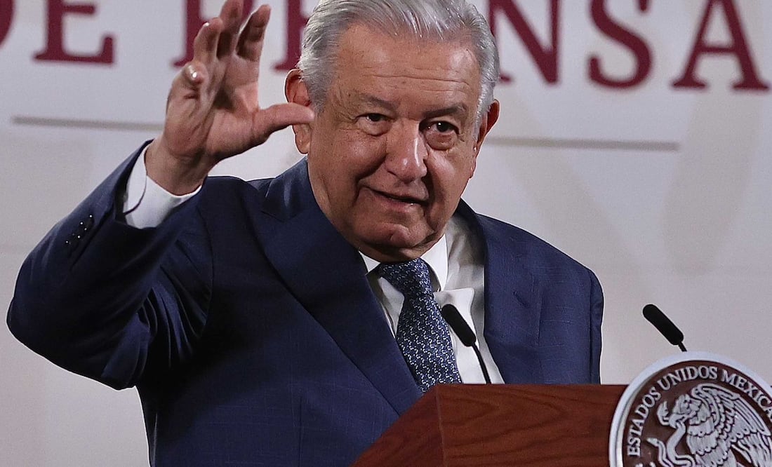 El presidente Andrés Manuel López Obrador envió un abrazo y felicitación a los periodistas mexicanos y reveló que le hubiese gustado dedicarse al oficio del periodismo | Foto: Berenice Fregoso