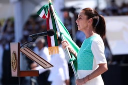 Sheinbaum reconoce a Fuerzas Armadas en aniversario de la Armada de México