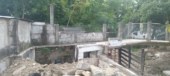 Autoridades de Huejutla buscan acuerdo tras demolición de puente en Tehuetlán