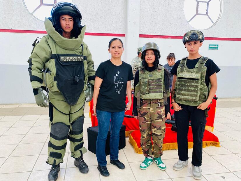 Ejército Mexicano acerca su labor a los niños y jóvenes de Santiago Tulantepec | Foto: Especial