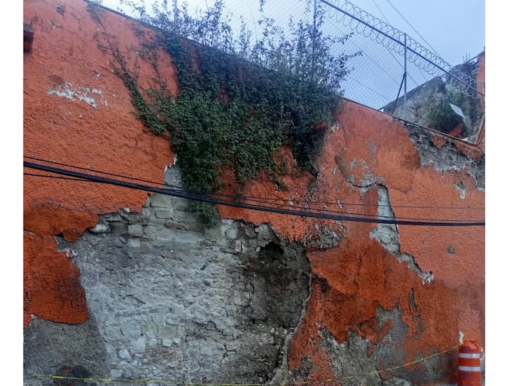 Lluvias dañan barda del Cereso de Ixmiquilpan, protegida por el INAH