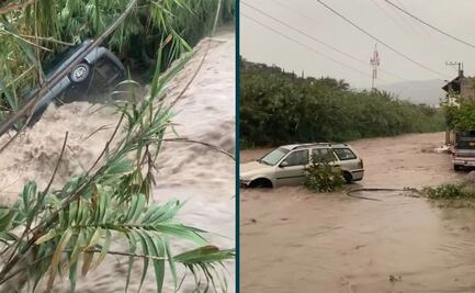 Corriente arrastra 11 vehículos en Zimapán