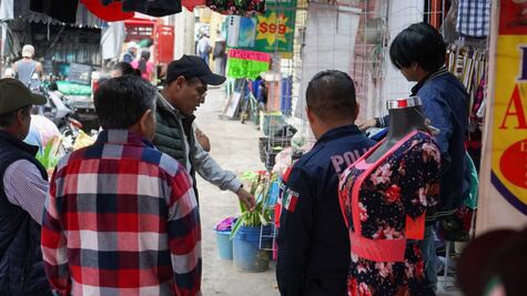 Reordenan comercio en mercado de Huejutla para liberar espacios peatonales