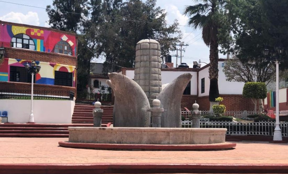 A dos años del retiro de la fuente con forma de mazorca de maíz, que estaba ubicada en el centro de Pachuquilla, habitantes de Mineral de la Reforma externaron su inconformidad sobre dicha acción y señalaron desconocer si se destruyó o fue trasladada a otro espacio. Foto: Especial