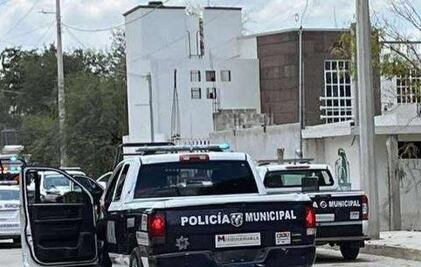 Dos policías pierden la vida tras ataque a balazos en Mixquiahuala; policías aseguran inmueble