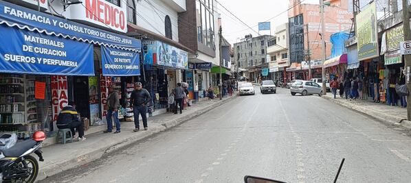 Retiran y reubican a comerciantes ambulantes de la avenida Nuevo León en Huejutla