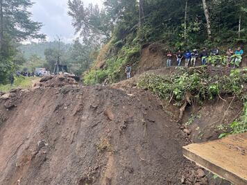 Gobierno de Acaxochitlán y CFE restablecen energía eléctrica en comunidades afectadas por deslaves