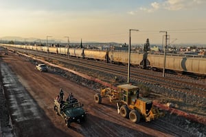 Sheinbaum supervisa Avance del 8% en la construcción del tren  México-Querétaro 