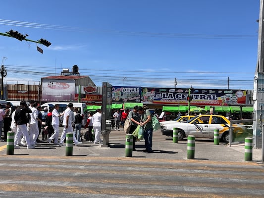 Locatarios piden rescatar la Central de Abasto de Pachuca por daños en infraestructura