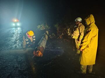 Lluvias provocan derrumbes y cancelación de eventos en la Sierra Gorda y Valle del Mezquital