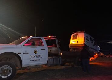 Camioneta se impacta contra puente, en Tulancingo