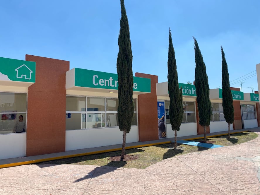 Centro de Atención Integral Veterinaria de Pachuca, ubicado a  unos metros de la unidad deportiva de Piracantos. 

Fotos: Ricardo Calleja