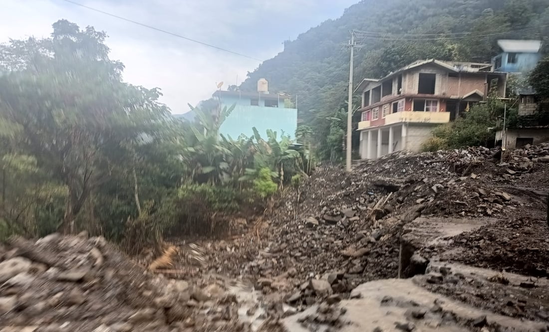 “Fue como una explosión”: familias de Huehuetla y Tenango de Doria relatan el horror tras los derrumbes | Foto: Lourdes Naranjo