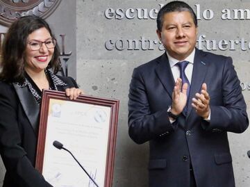 TEEH otorga la Medalla al Mérito Jurídico Electoral a Lucila Domínguez