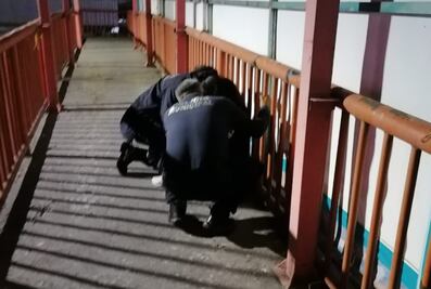 Rescatan a una adolescente de caer de un puente en Ixmiquilpan