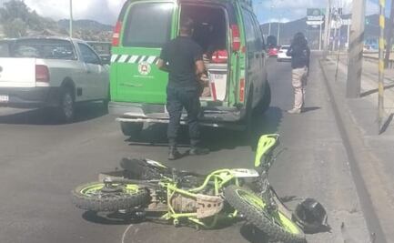 Derrapa y se va al hospital en Mineral de la Reforma