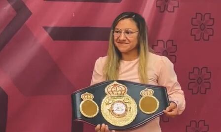 Mayelli Rosquero ya presume su cinturón de campeona mundial