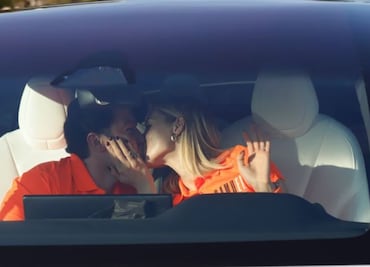 Samuel García recorrerá México en un Tesla para su campaña