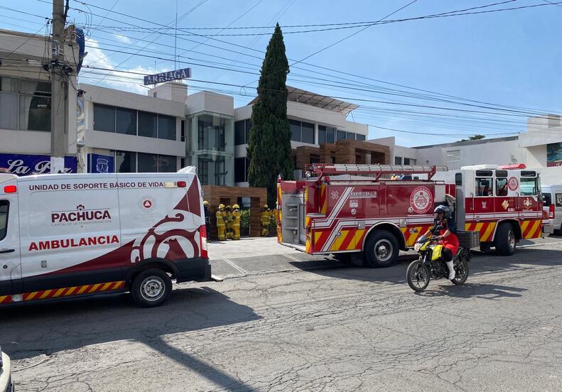 Mezcla accidental de químicos habría provocado explosión en funeraria de Pachuca