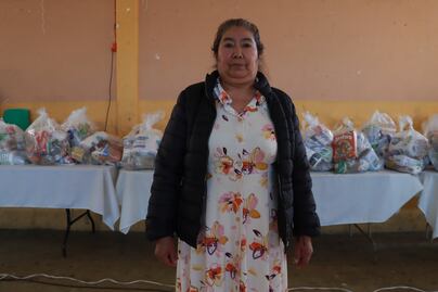 Avanzan apoyos sociales y reconstrucción en Juárez Hidalgo y Eloxochitlán