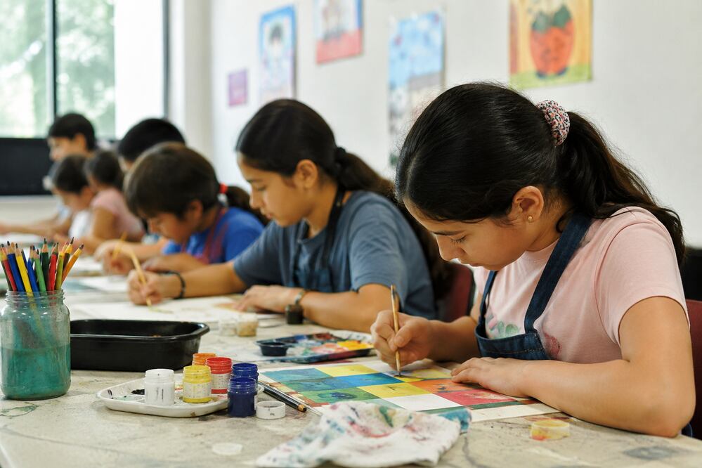 ¡Vacaciones con arte, creatividad y diversión! Imagen generada con IA