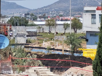 Derrame de crudo en Tlapacoya deja olor penetrante y preocupación entre vecinos