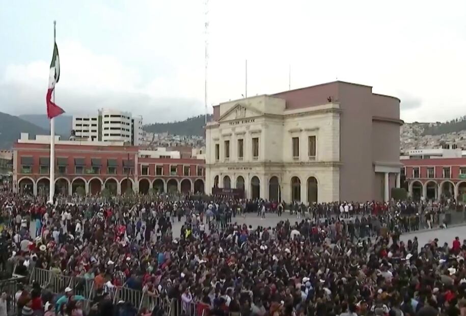 Ceremonia de arriamiento de bandera