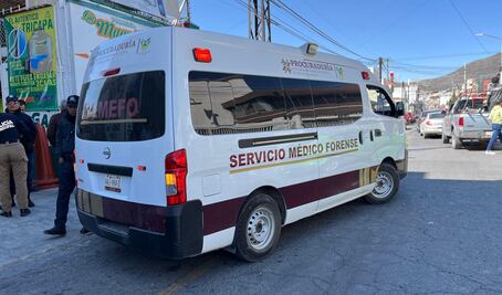 Hombre fallece por aparente infarto frente a negocio en Pachuca