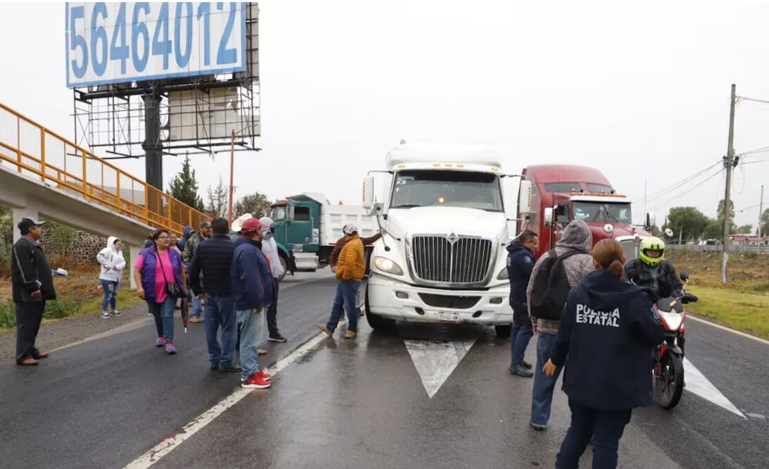 El presidente de la Canacar, Miguel Ángel Martínez Millán, dijo que ”resulta insostenible para la ciudadanía y para el autotransporte de carga mantenerse en vilo y en constante incertidumbre por las acciones recurrentes de cierre.