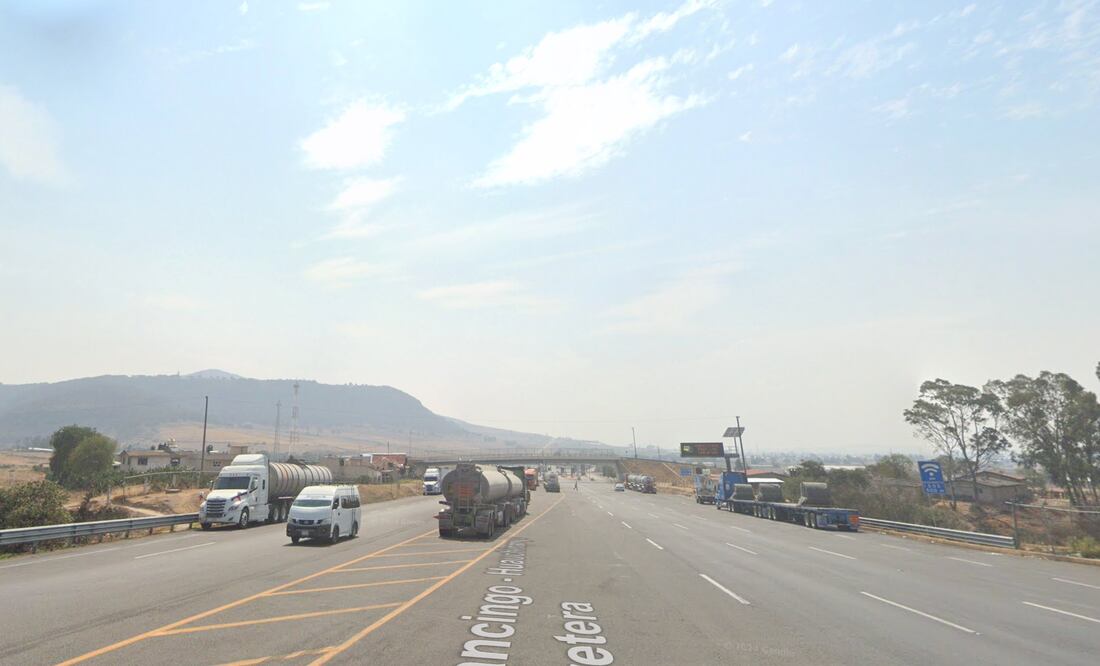 El cruce de está vialidad representa un riesgo para los usuarios de transporte de pasajeros, particulares y de traslado de mercancías | Foto: Google Maps