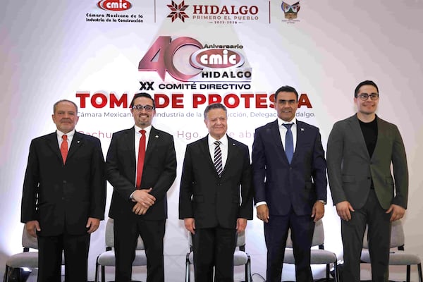 Junto a la CMIC, Julio Menchaca fortalece infraestructura de Hidalgo 