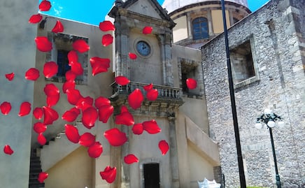 Llueven pétalos en Mineral del Chico: una tradición en Hidalgo que florece cada Semana Santa