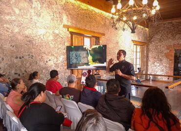 Embajador de cocinas tradicionales impartió capacitación a prestadores de servicio en Tulancingo