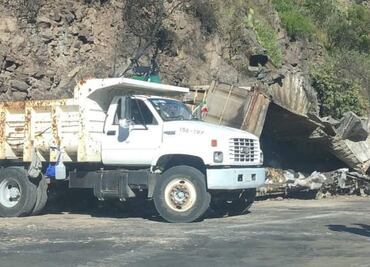 Limpieza en la México-Querétaro genera tráfico