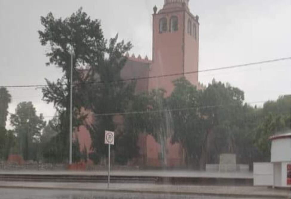 Fuerte lluvia se registró en Ixmiquilpan Foto: Redes sociales