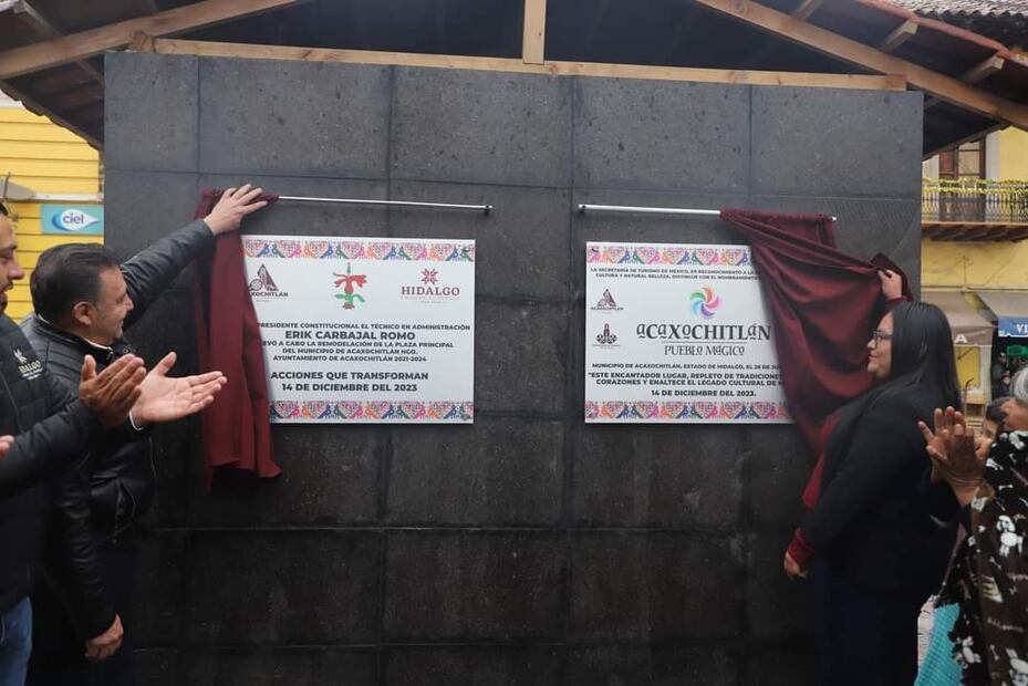 Aún no se concluyen las obras de remodelación de plaza en Acaxochitlán | Foto: Especial